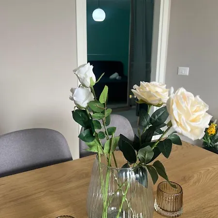 Alma Rose Apartamento Korce