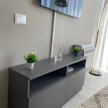Alma Rose Apartment
